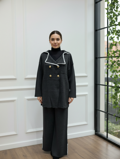 Gold Düğme Detaylı Yaka İşlemeli Triko İkili Takım