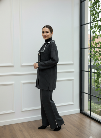 Gold Düğme Detaylı Yaka İşlemeli Triko İkili Takım