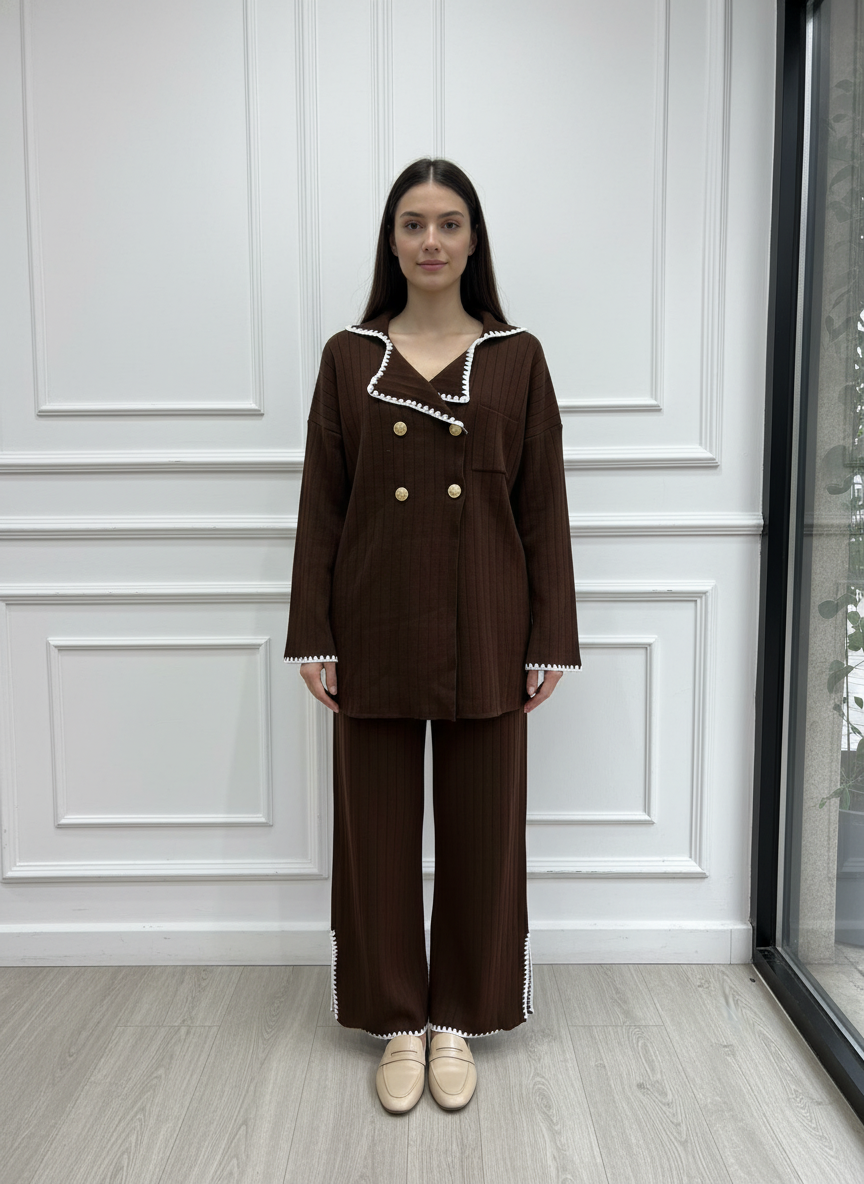 Gold Düğme Detaylı Yaka İşlemeli Triko İkili Takım