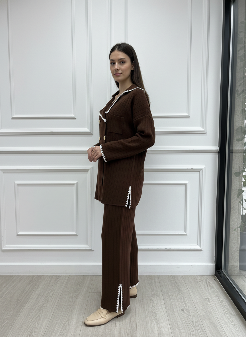 Gold Düğme Detaylı Yaka İşlemeli Triko İkili Takım