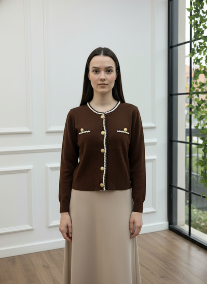 Gold Düğmeli ve İnci Şerit Detaylı Triko Hırka