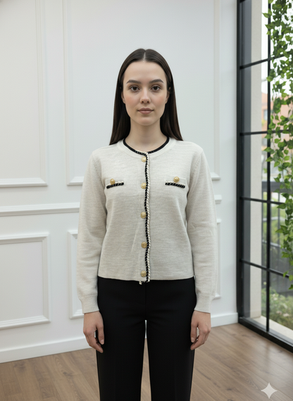 Gold Düğmeli ve İnci Şerit Detaylı Triko Hırka