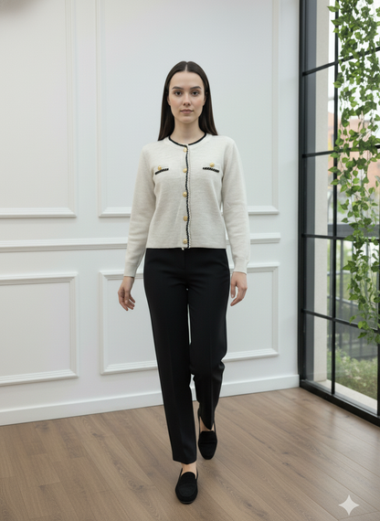 Gold Düğmeli ve İnci Şerit Detaylı Triko Hırka