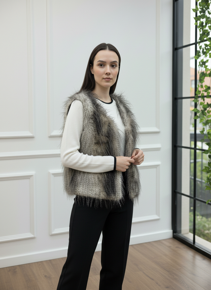 Siyah Geçişli Suni Kürk Yelek