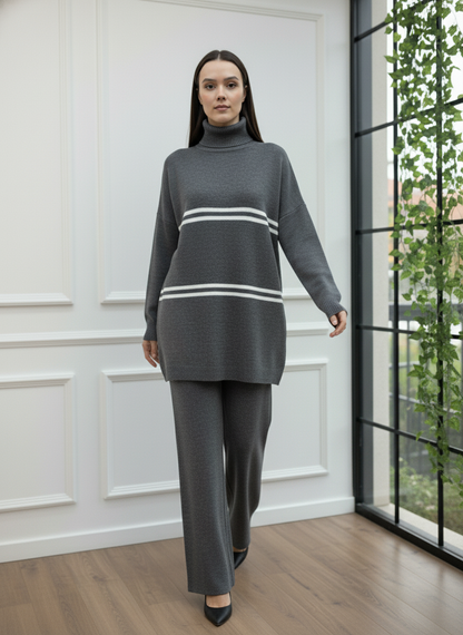 Çift Çizgi Detaylı Balıkçı Yaka Oversize Triko Takım