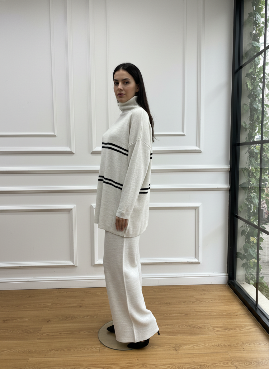 Çift Çizgi Detaylı Balıkçı Yaka Oversize Triko Takım