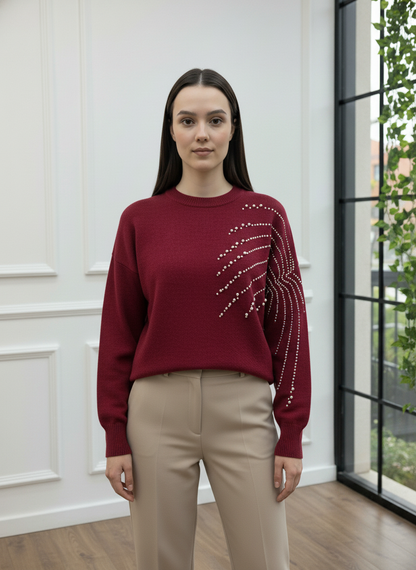 Omzu ve Kolu İnci İşlemeli Triko Kazak